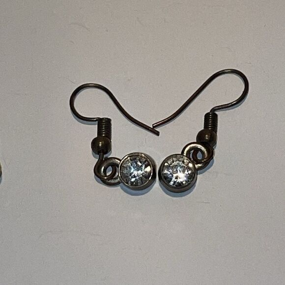 Two sets of earrings - Picture 4 of 5